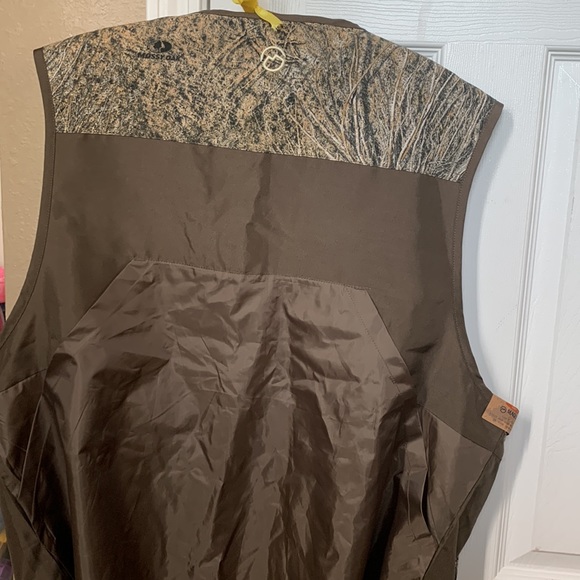 Magellan outdoors vest size xl - Picture 4 of 5